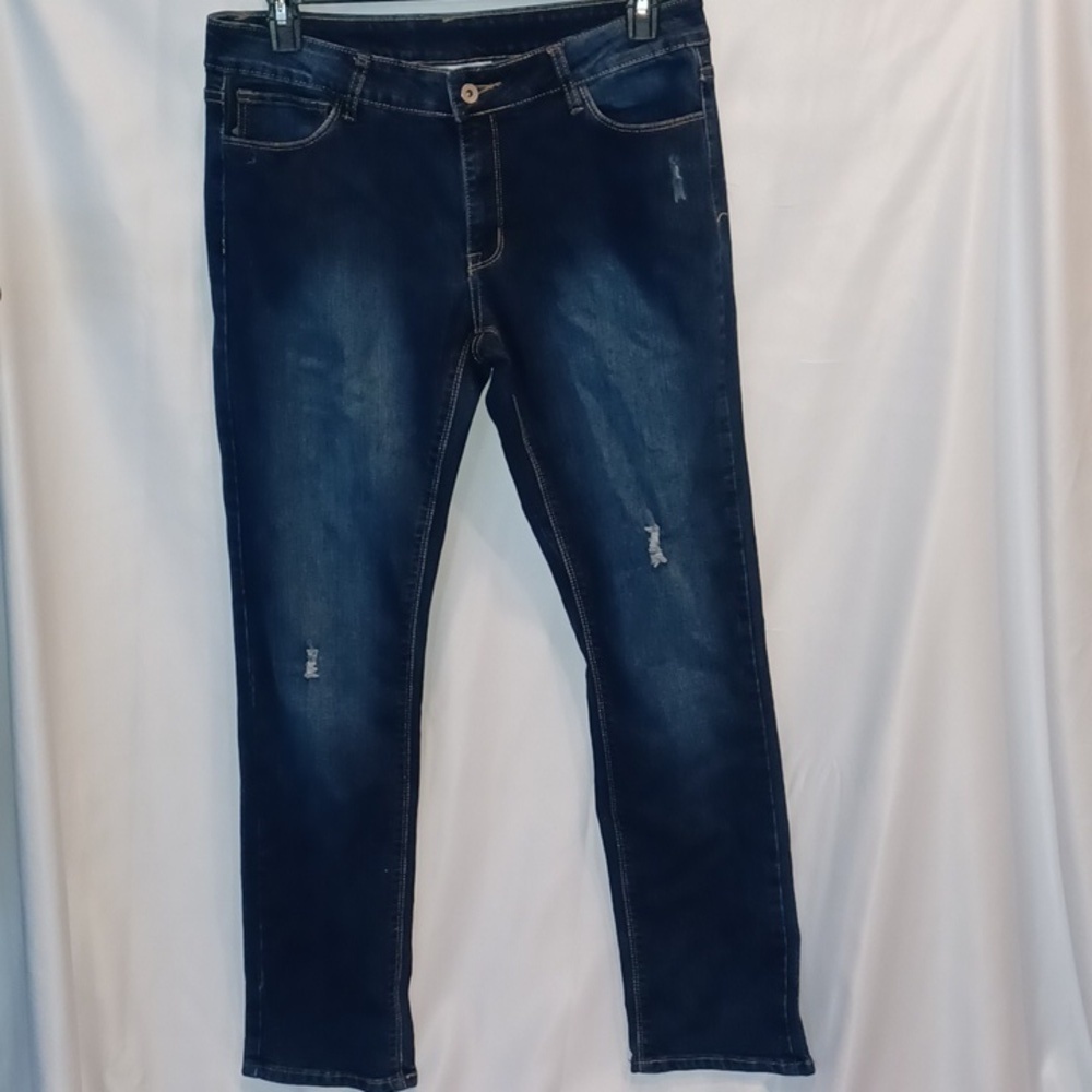 cg•l•cg Straight Leg Jeans Sz 10 Stretch, distressed, 31" inseam, 9" rise